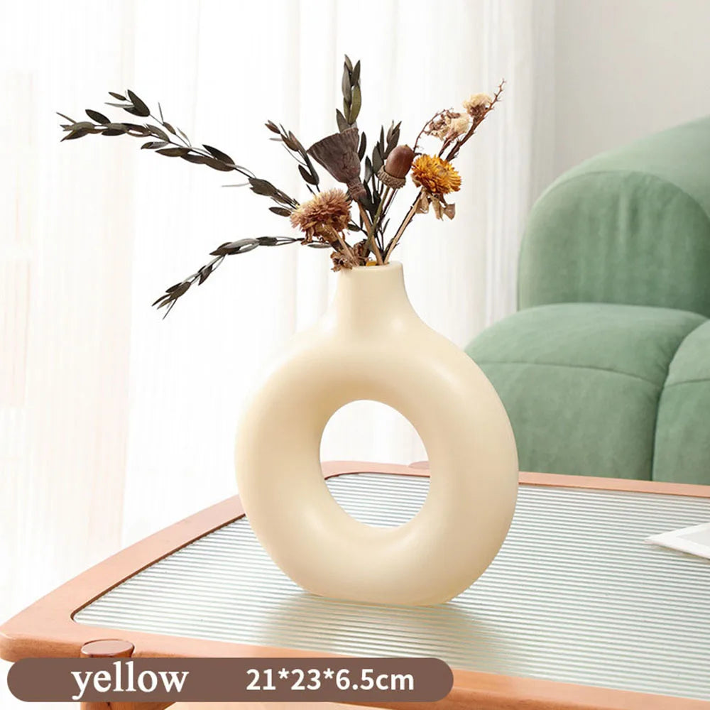 Nordic Bloom – Donut-Shaped Circle Vase (Plastic)