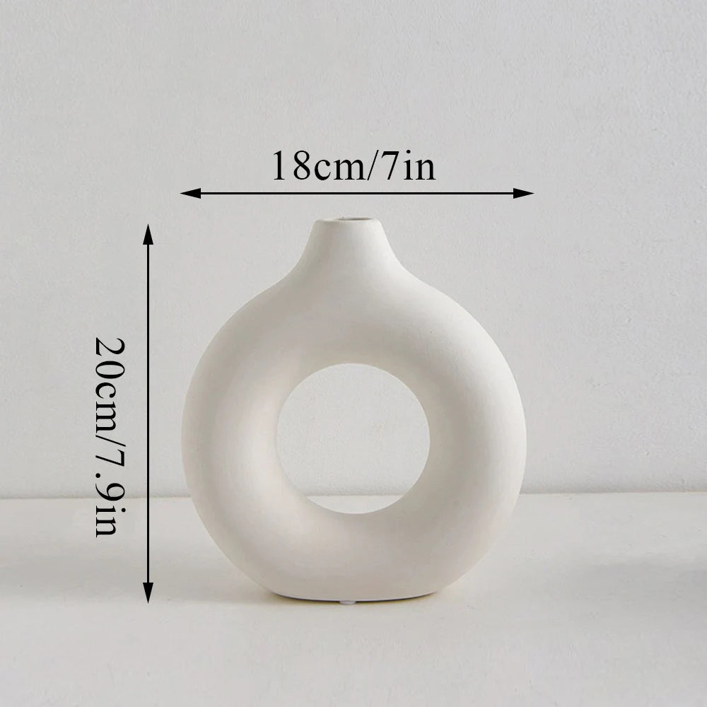Nordic Bloom – Donut-Shaped Circle Vase (Plastic)