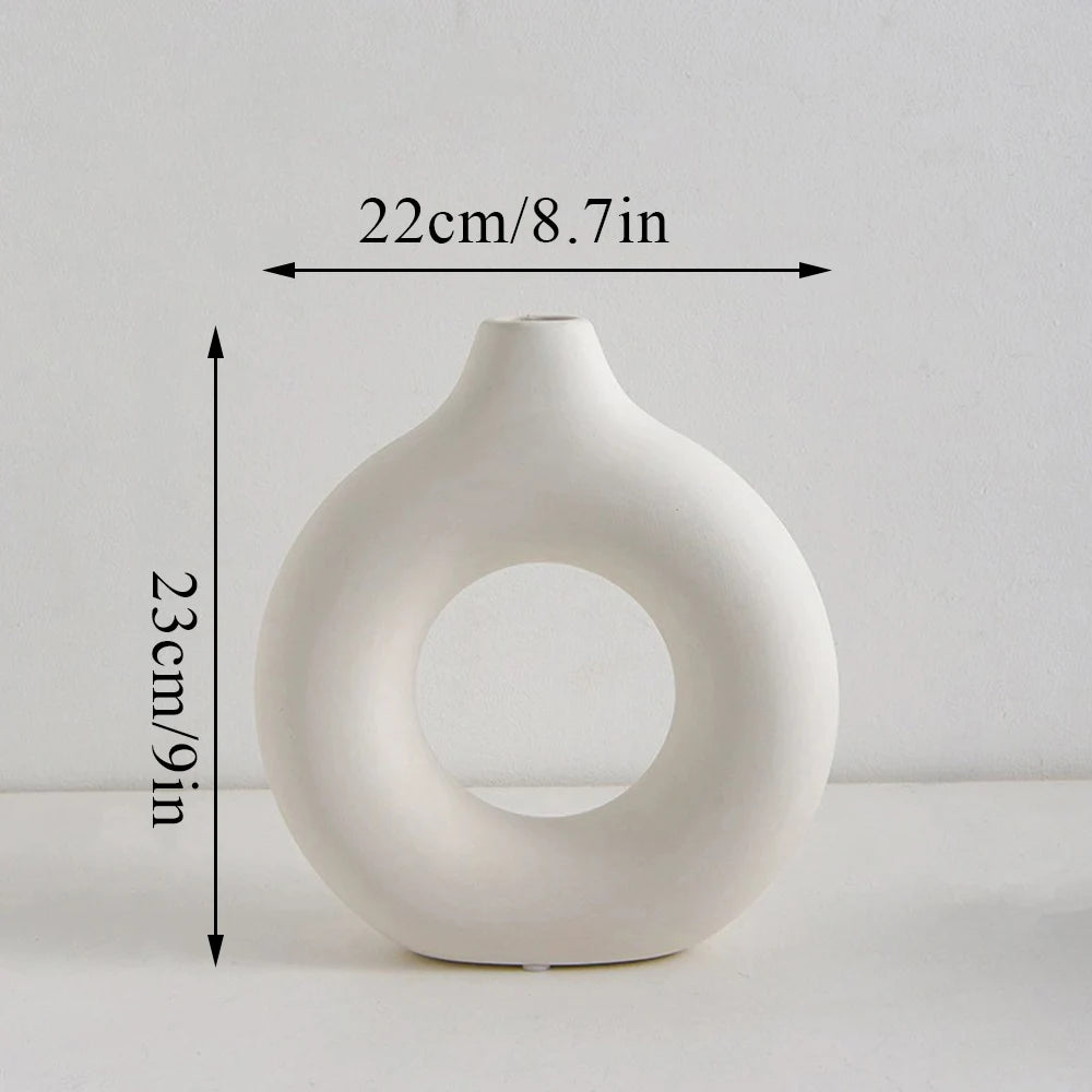 Nordic Bloom – Donut-Shaped Circle Vase (Plastic)