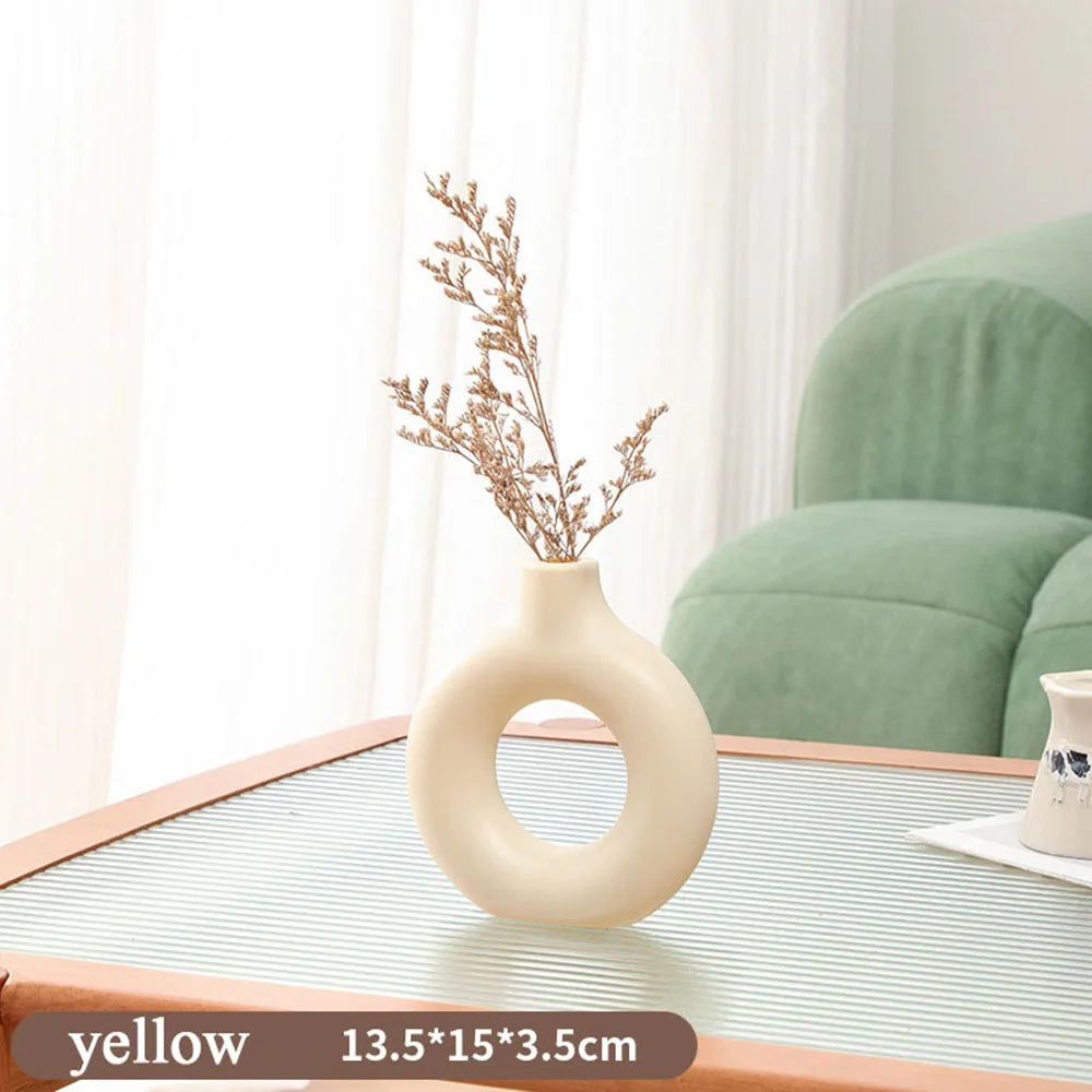 Nordic Bloom – Donut-Shaped Circle Vase (Plastic)