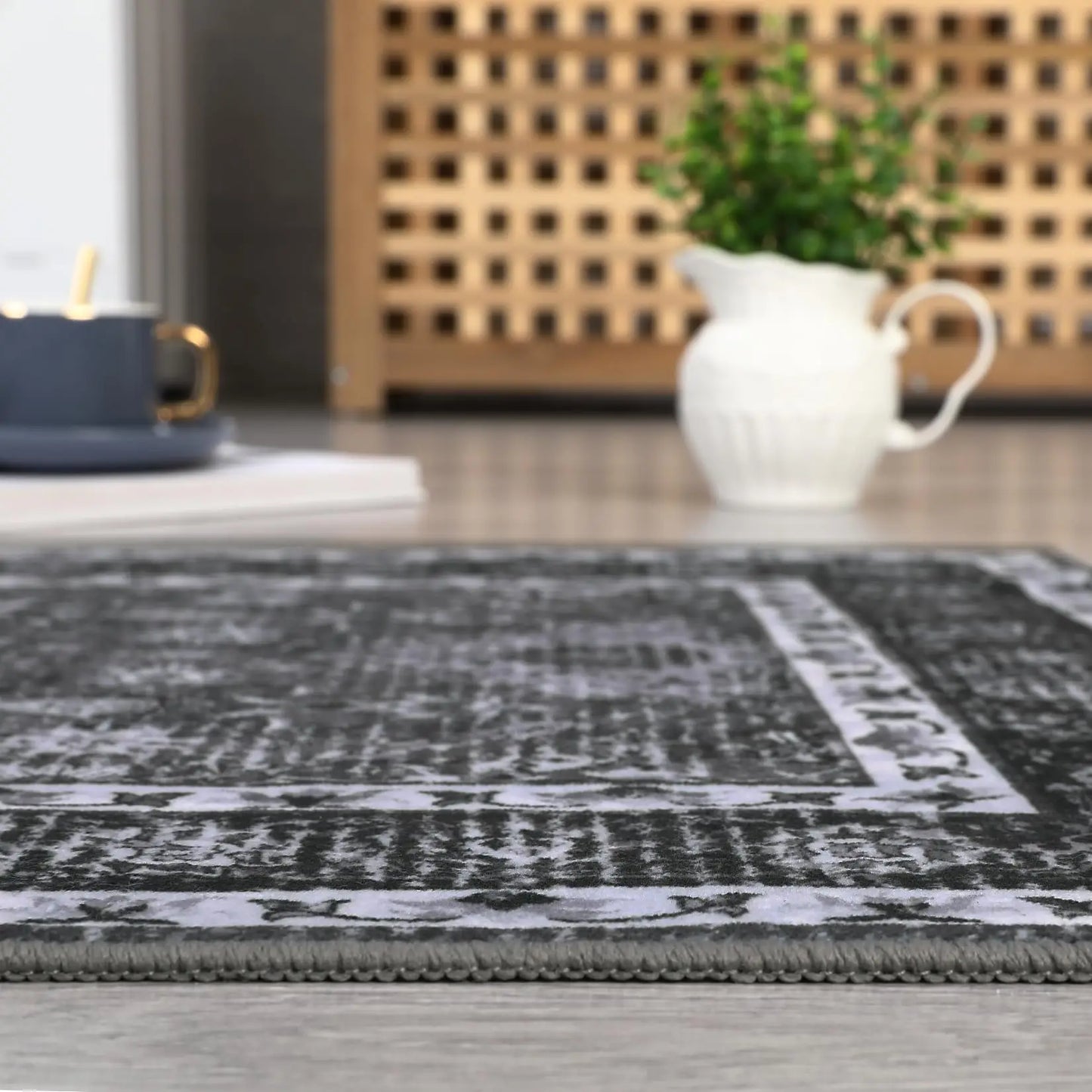 Moroccan Trellis – 8x10 Washable Distressed Grey Rug